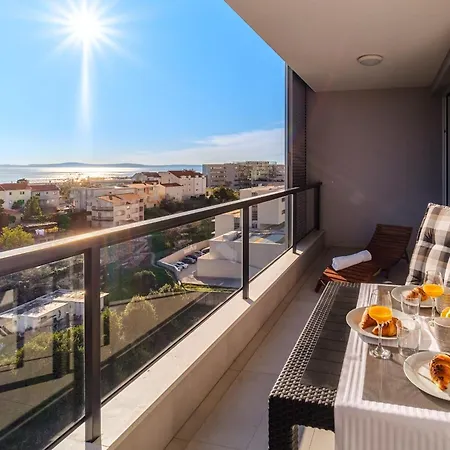 With Wifi - 22131 Apartment Split